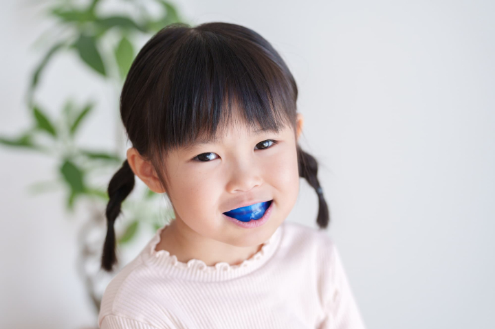 プレオルソを装着した女の子