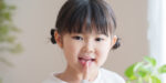 子どもの歯並びが悪くなる原因は何？放置するリスクも解説！